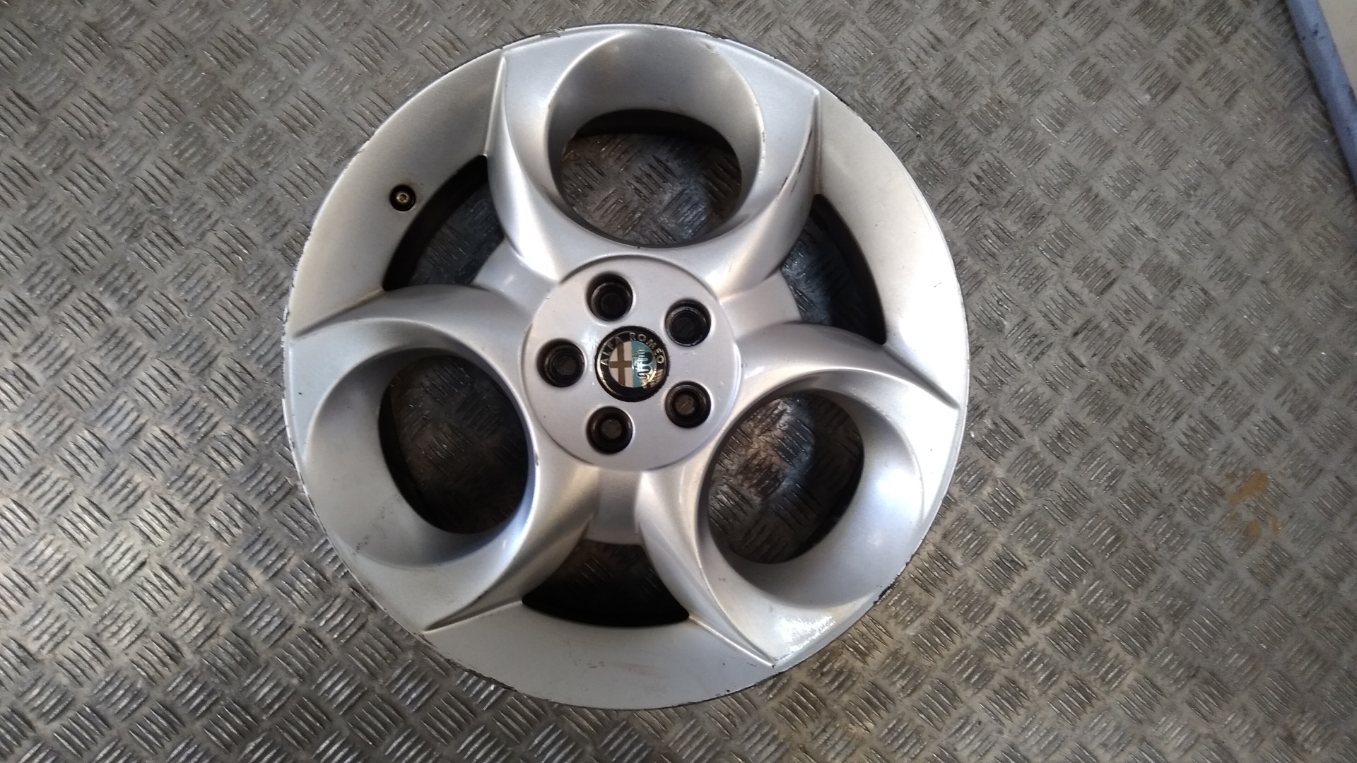 Alfa Romeo 147 (937) Compacto 1.6 Twin Spark 16V (AR37.203) LLANTA 7X175TORNET405/ALUMINIO