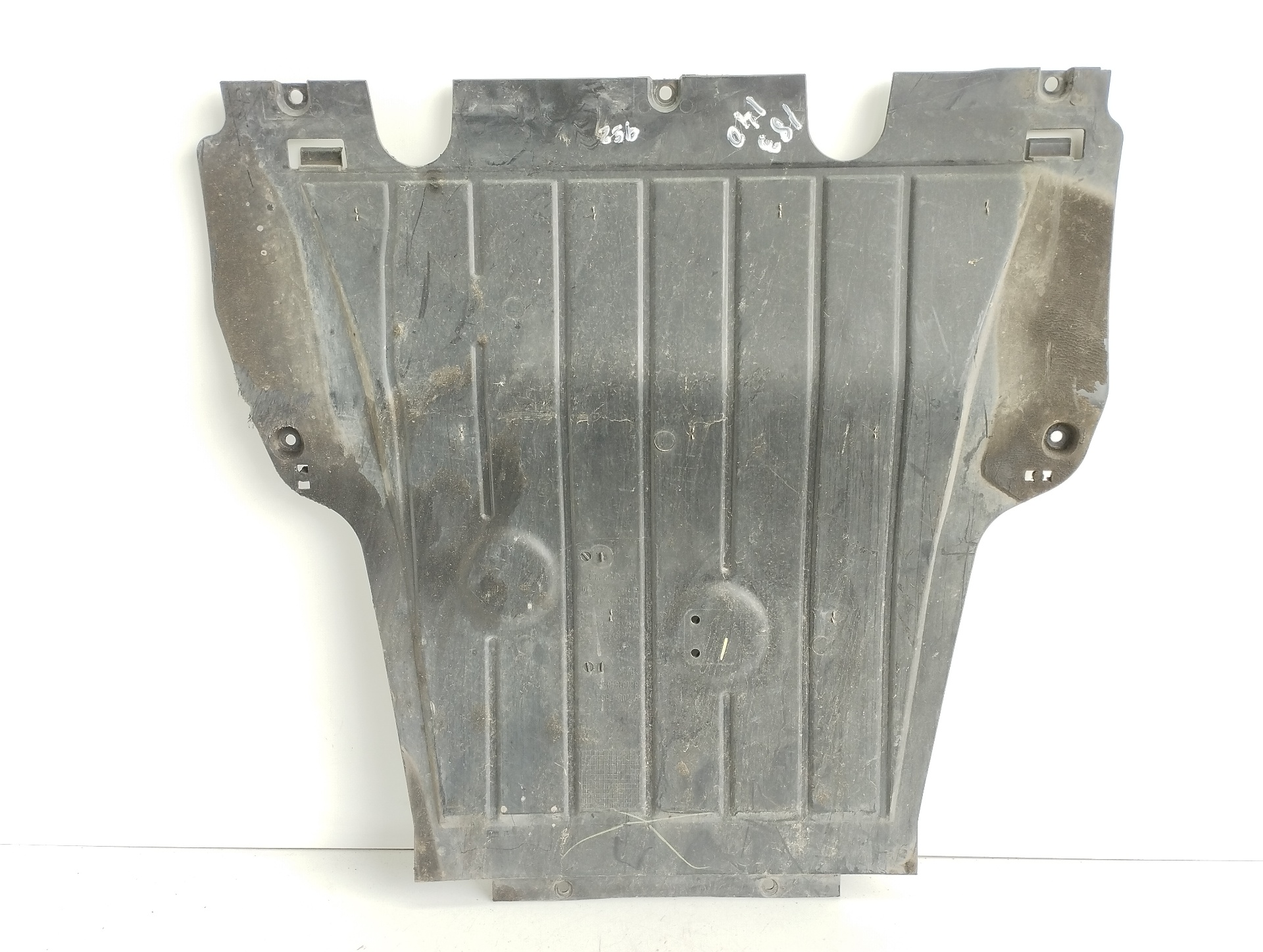 PROTECTION DE COMPARTIMENT MOTEUR RENAULT CAPTUR | 8200540585