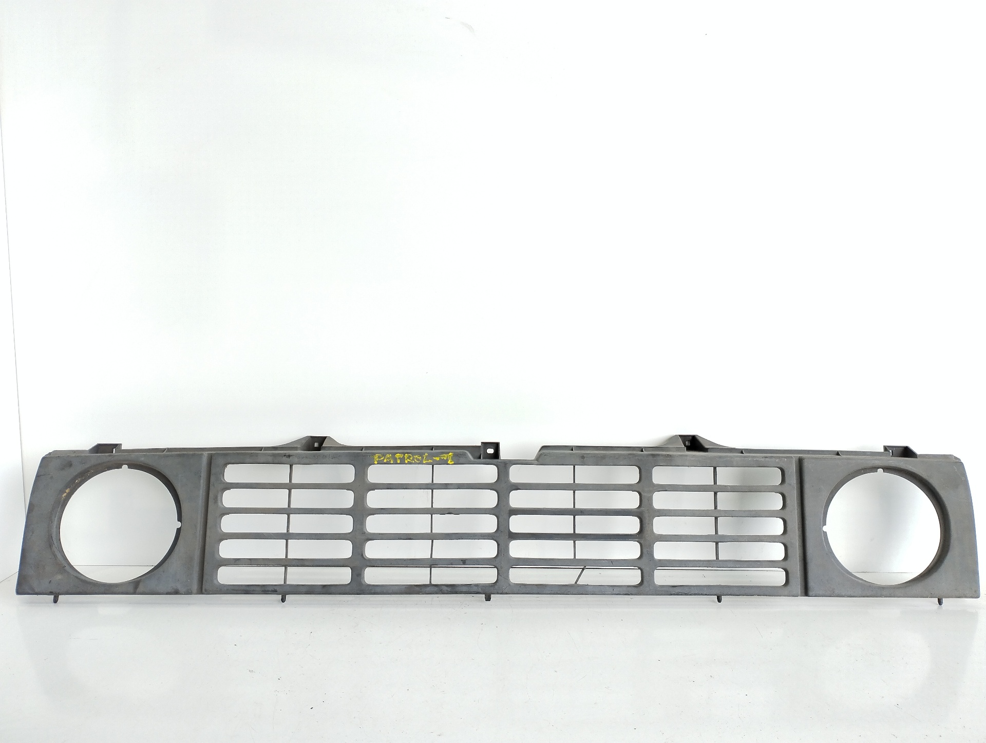 GRILLE DE PARE-CHOCS CENTRAL NISSAN PATROL K/W160 | 74111EP0100