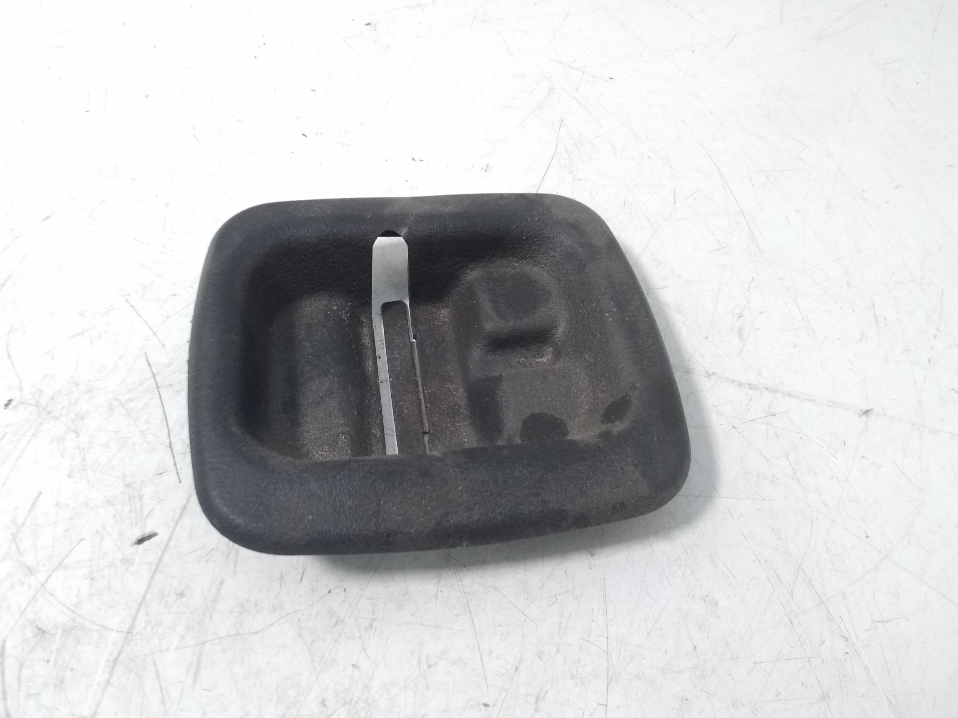 Mitsubishi Pajero Canvas Top (V6/7) Off-road vehicle 3.5 V6 GDI 24V (6G74) TRIM STRIP MR395115