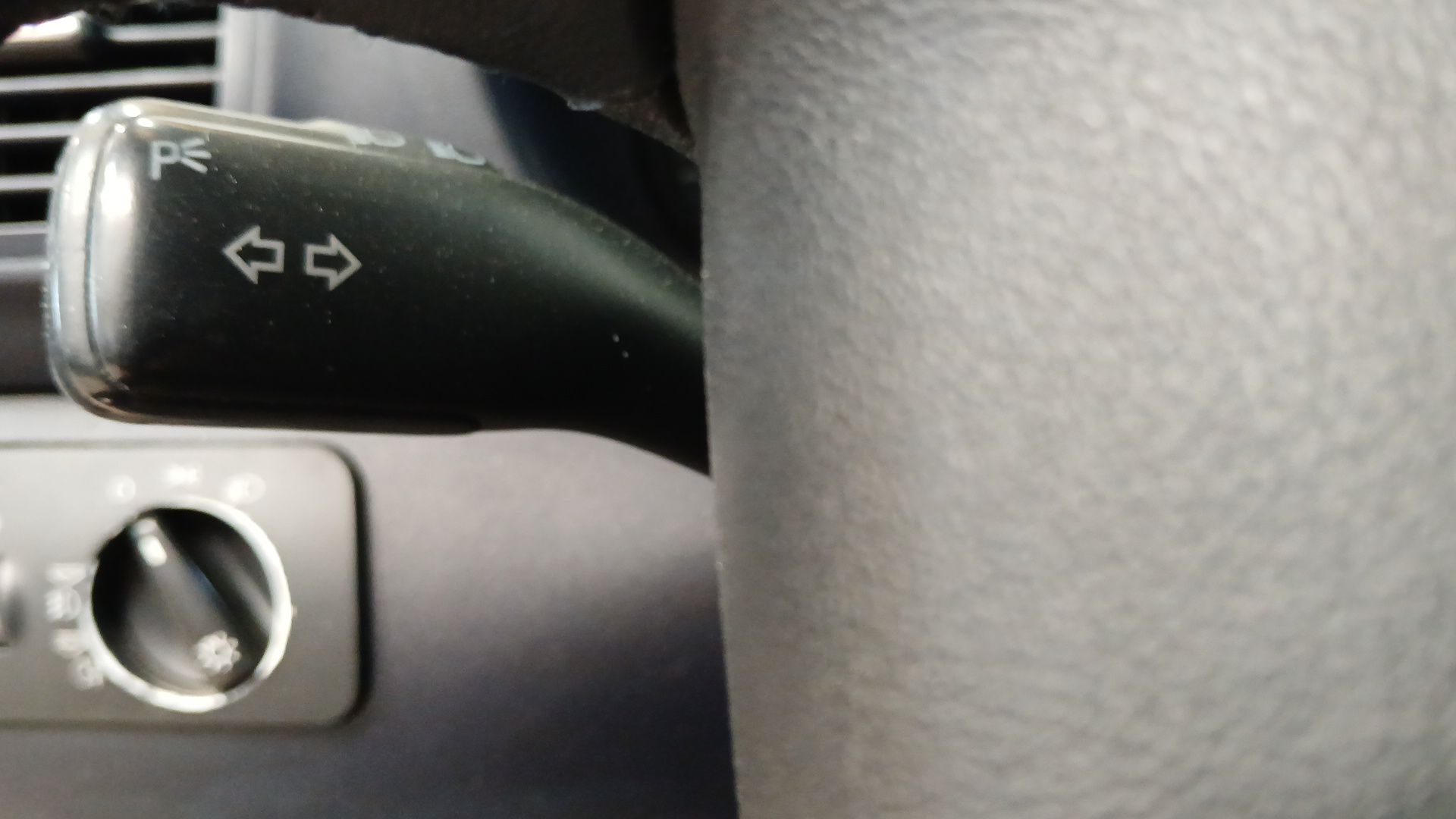 Audi A3 (8L1) Schrägheck 1.6 (AVU) BLINKERSCHALTER 8L0953513G01C/8L0953513G01C