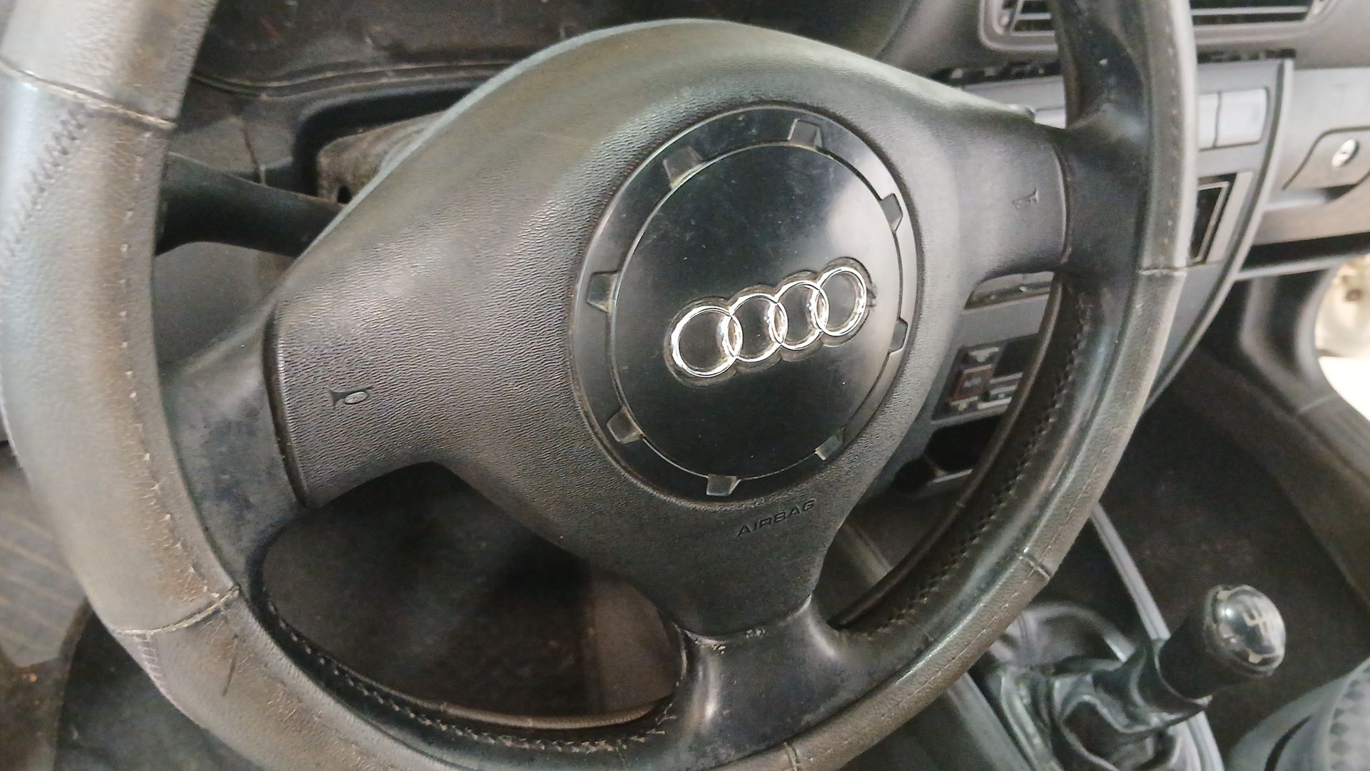 Audi A3 (8L1) Hatchback 1.8 20V (AGN) AIRBAG STEERING WHEEL 8L0880201CAQ4/8L0880201CAQ4