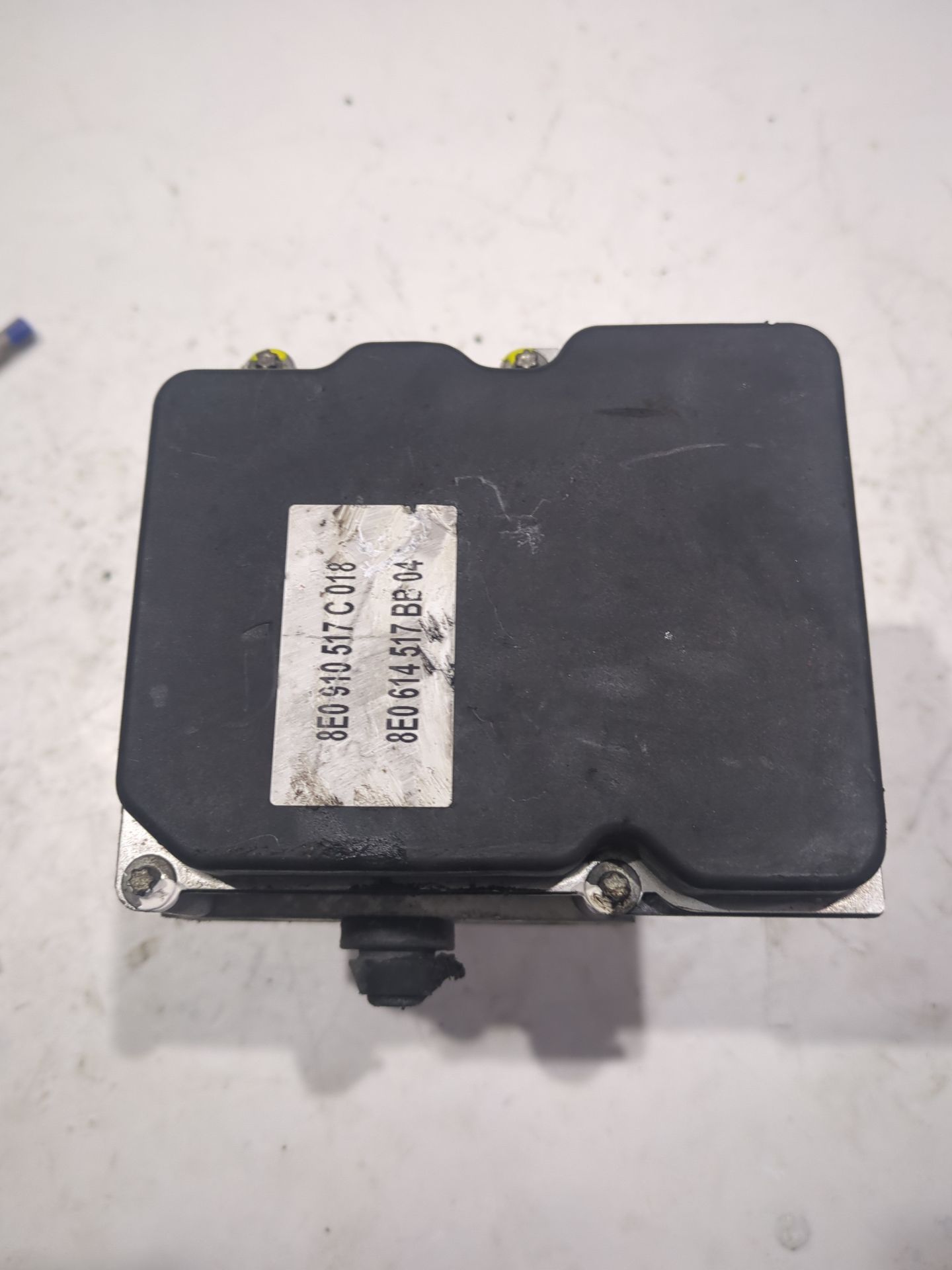 Audi A4 (B7) Sedan 2.0 20V (ALT) ABS PUMP 8E0614517BB