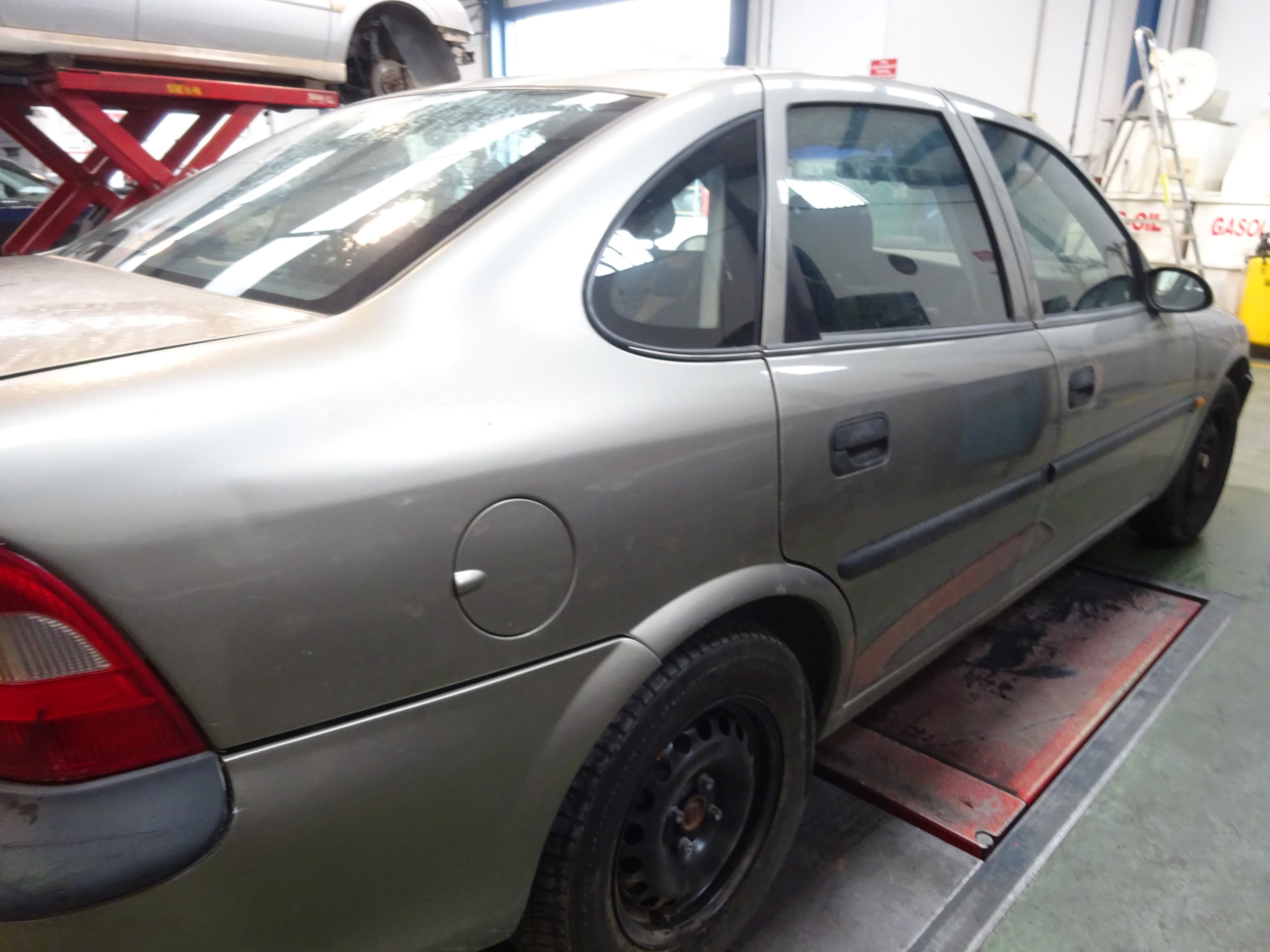 090 467 291 BOMBA COMBUSTIBLE / 1 / 1996 / 147974 PARA OPEL VECTRA B BERLINA 1.6 - Imagen 8 de 8
