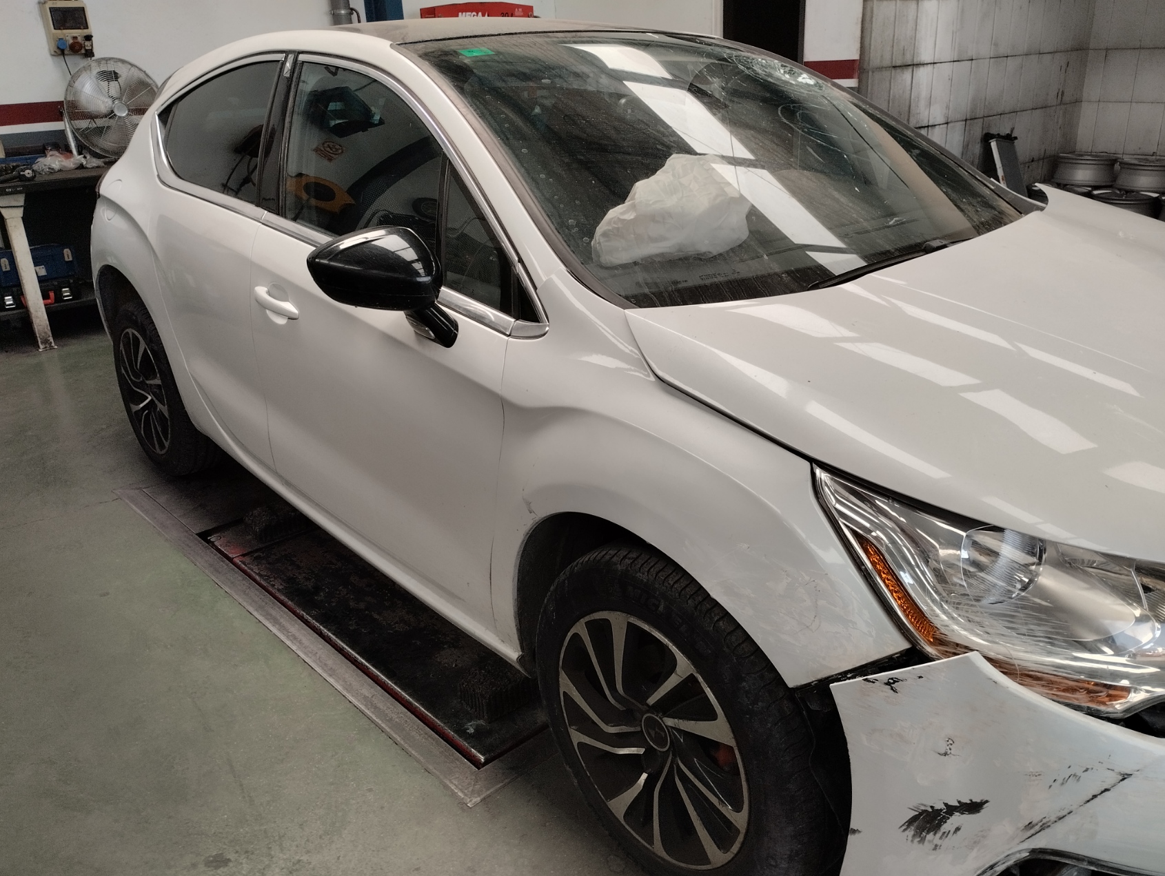 10 051 42X vendre CATALYSEUR DE VOITURE / 2015 / 168451 POUR CITROEN DS4 DESING