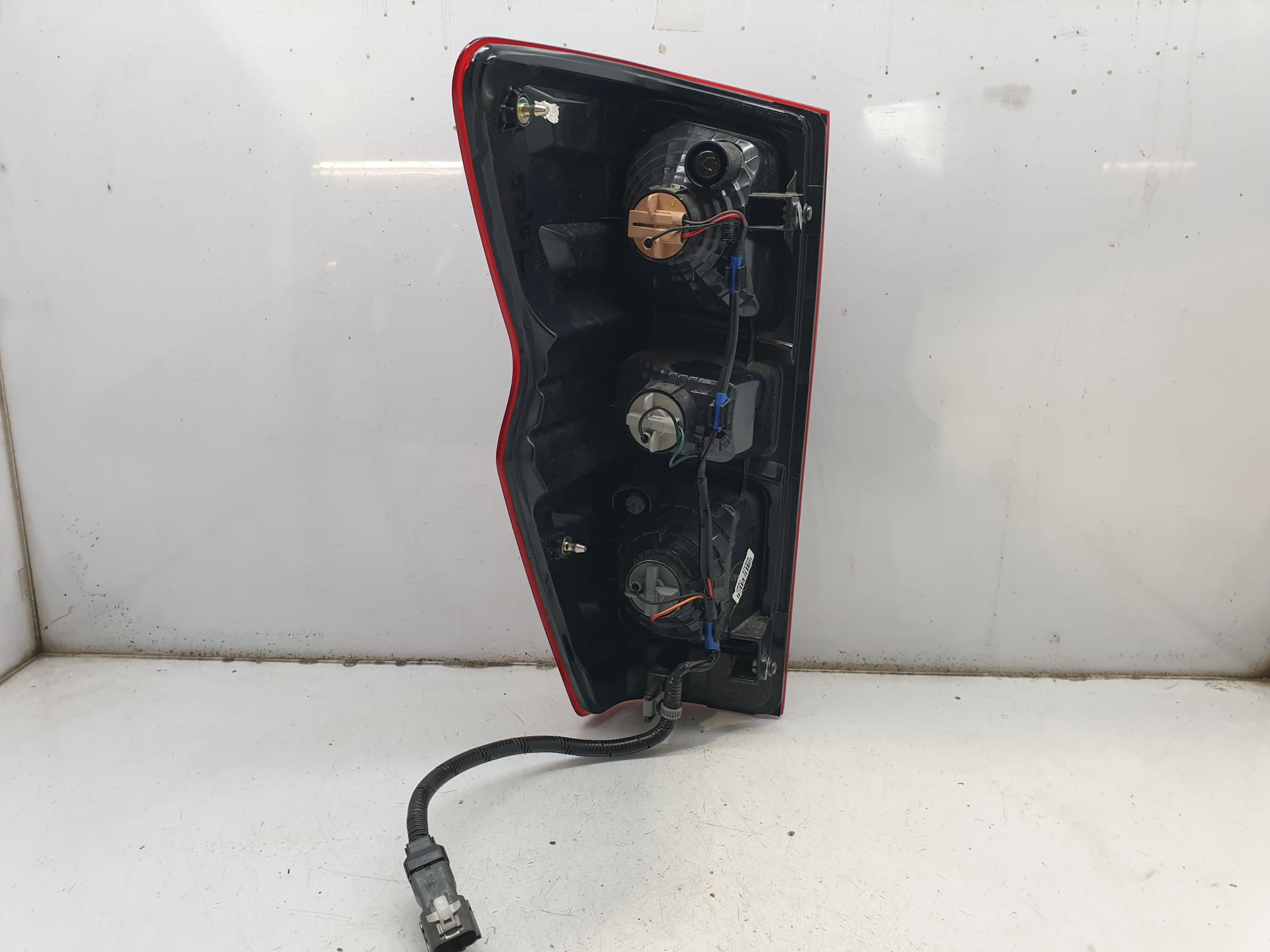 Isuzu D-Max (TFR/TFS) Pick-up 1.9 DDi (RZ4E-TC) ACHTERLICHT RECHTS  0  8983288002