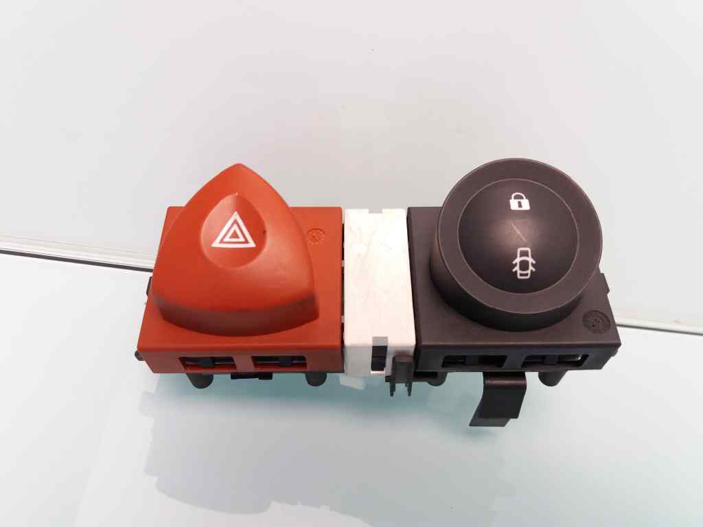 Foto 1 di 8